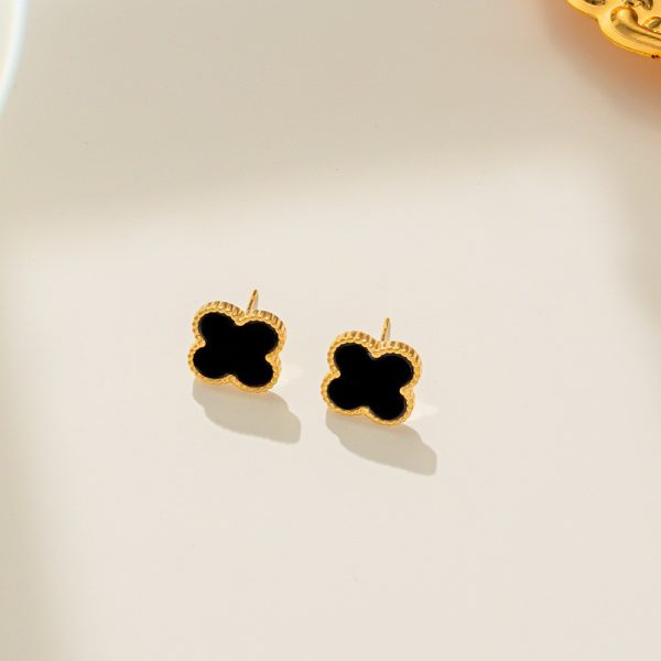 Luxurious Four-Leaf Clover Women's Earrings - High-Quality Fashion Statement