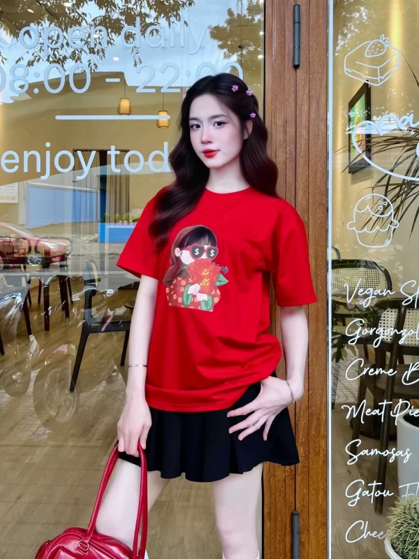 2025 Red Tết Lì Xì T-Shirt for Year of the Snake Unisex Family Couple Shirt - Girl Holding Red Envelope