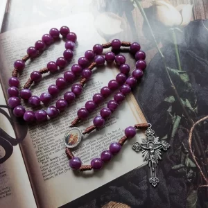 Vintage Catholic Rosary Prayer Beads Necklace with Jesus Christ Pendant and Cross: A Timeless Symbol of Faith and Devotion