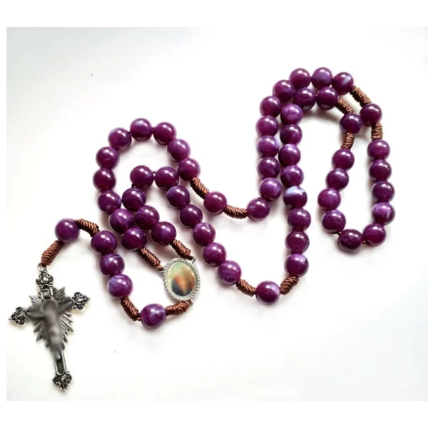 Vintage Catholic Rosary Prayer Beads Necklace with Jesus Christ Pendant and Cross: A Timeless Symbol of Faith and Devotion